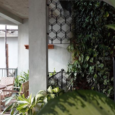 Pawon Cokelat Guesthouse Jogjakarta Buitenkant foto