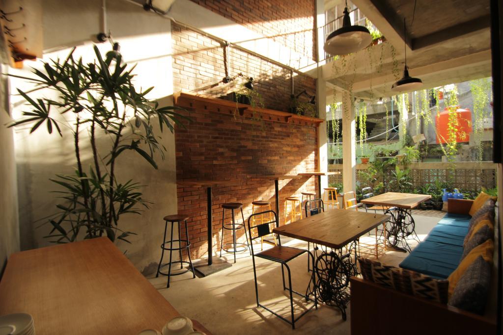 Pawon Cokelat Guesthouse Jogjakarta Buitenkant foto