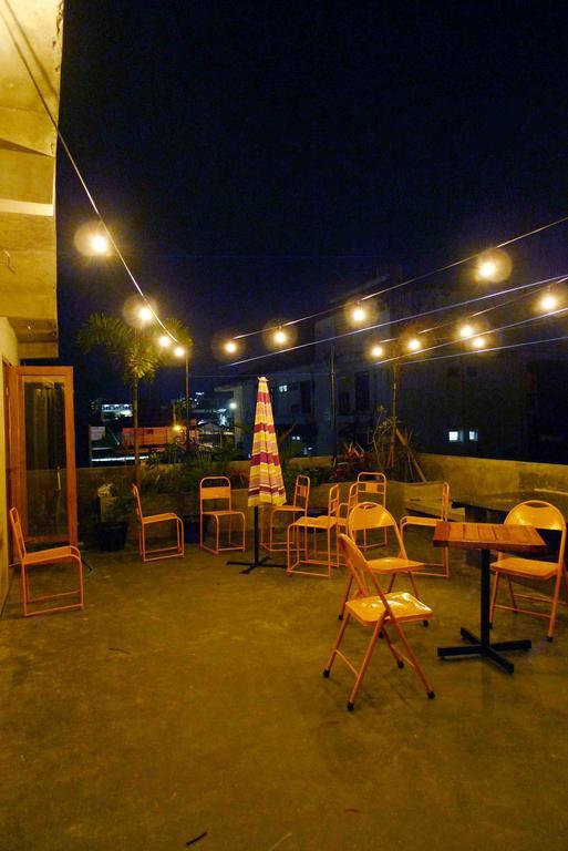Pawon Cokelat Guesthouse Jogjakarta Buitenkant foto