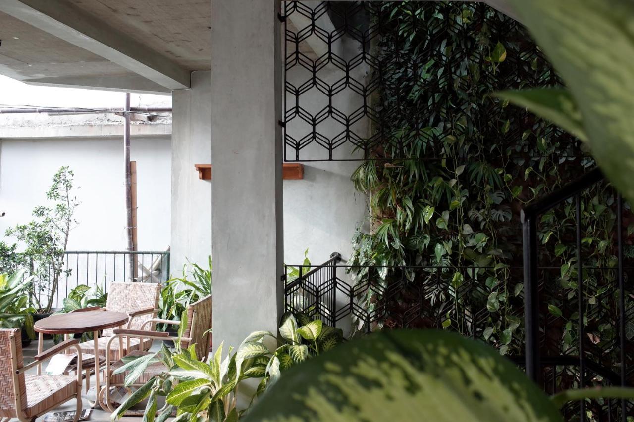 Pawon Cokelat Guesthouse Jogjakarta Buitenkant foto