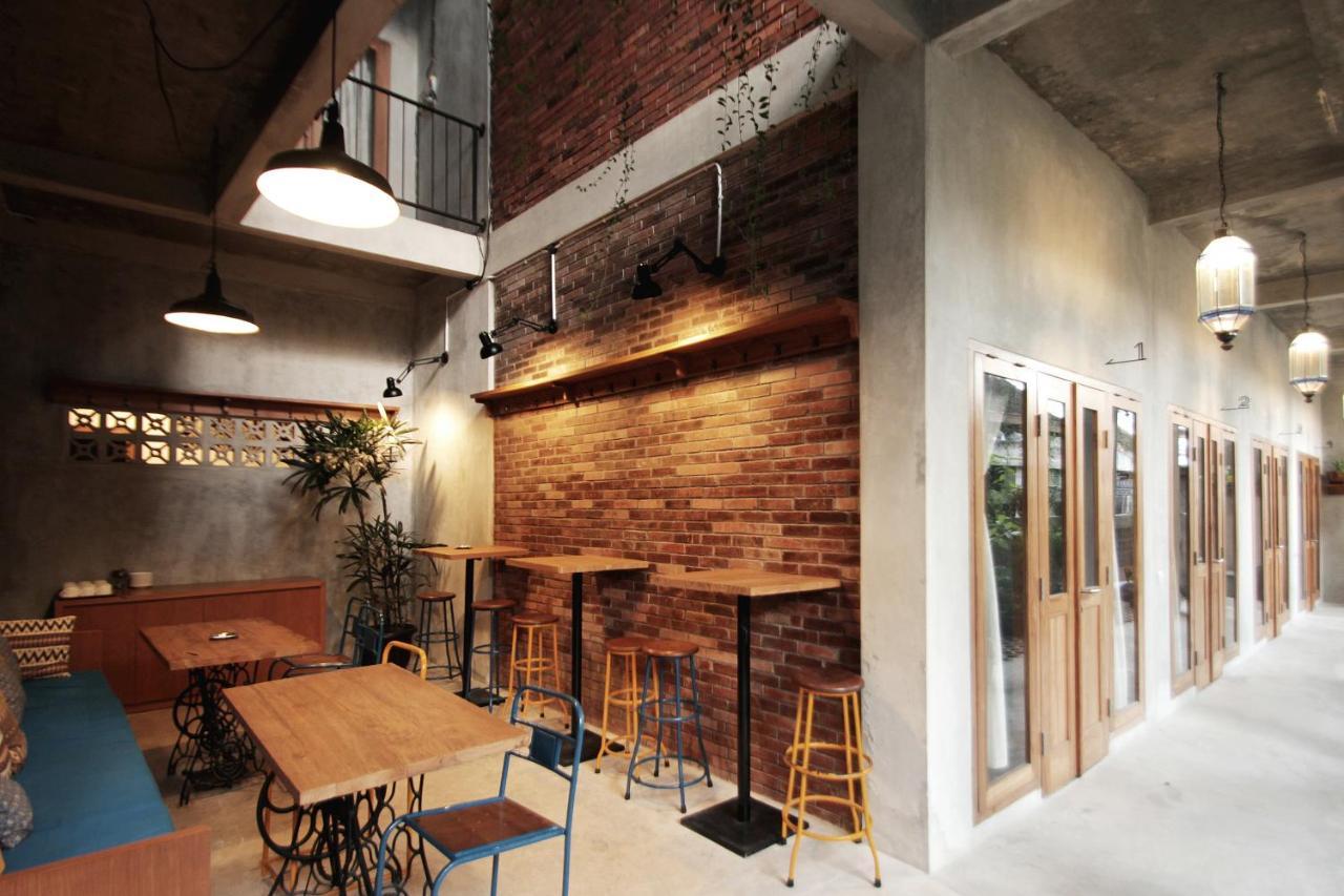 Pawon Cokelat Guesthouse Jogjakarta Buitenkant foto