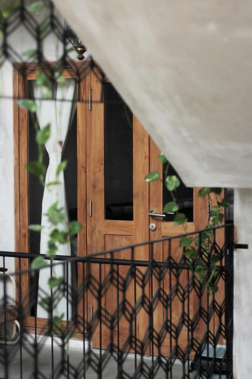 Pawon Cokelat Guesthouse Jogjakarta Buitenkant foto