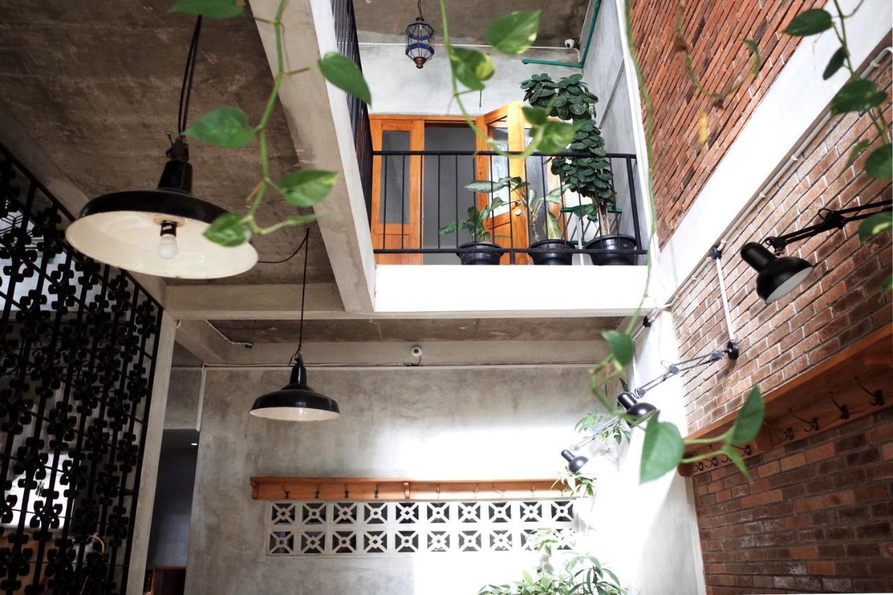 Pawon Cokelat Guesthouse Jogjakarta Buitenkant foto